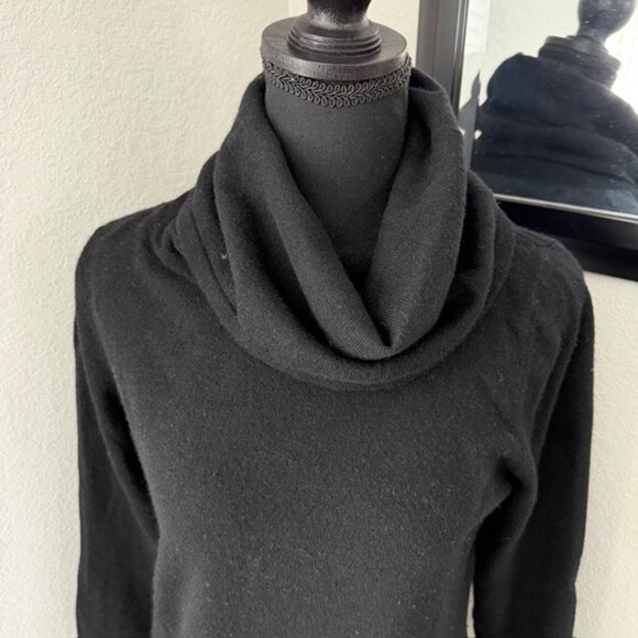 LL Bean 100% Cashmere Black Cowl Turtleneck Sweater Medium - Picture 6 of 11